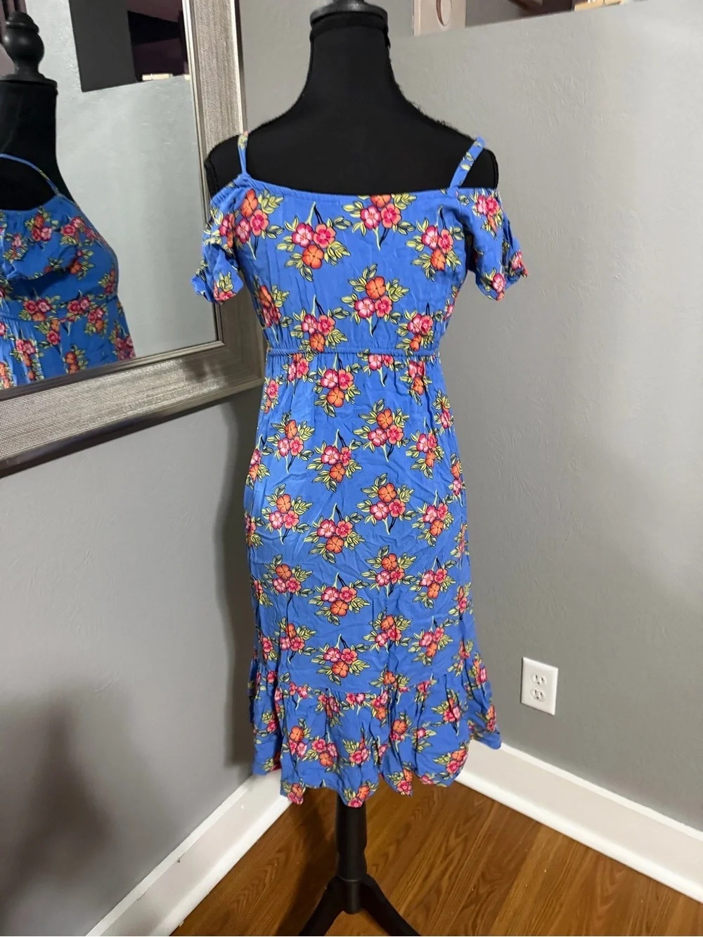 Fab Kids 2 Maxi Dress Bundle Size Medium 6-7. Blue floral, white floral animal